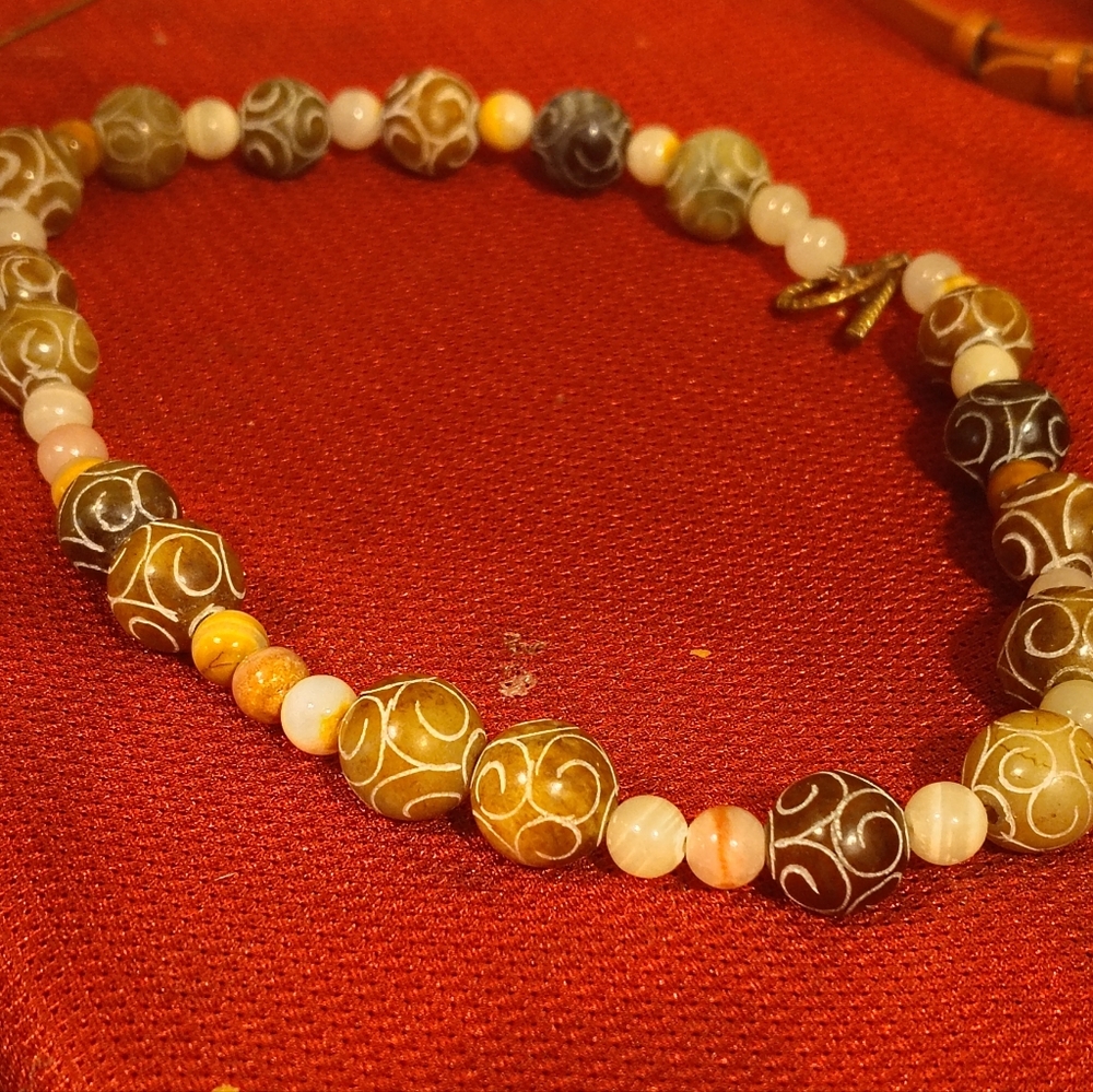 Antique Jade Necklace With Antient Sketching